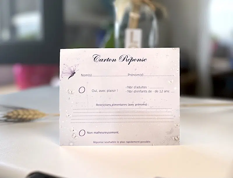 Cartons Réponse papillons violet parme - Conçus à l'Avance